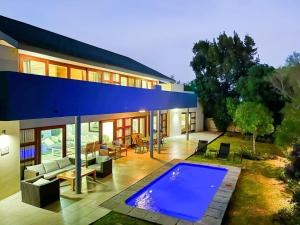 5 Bedroom holiday home close to Sanctuary Beach