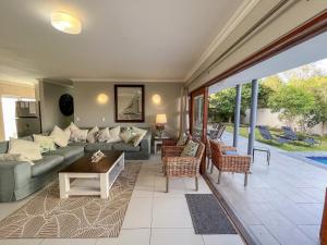 5 Bedroom holiday home close to Sanctuary Beach