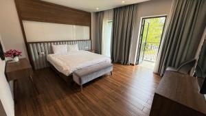 Luxury 3BR Villa, 3 Min Walk to Beach