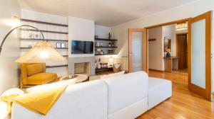 2 Bedroom Apartment with Garage 2 Minutes from the Beach Matosinhos