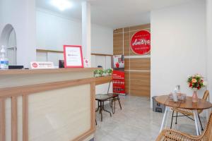 RedDoorz near Rita Super Mall Purwokerto