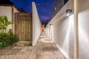 3BR Modern Tropical Villa walking distance to Uluwatu Beach