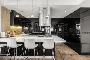 Duplex Apartment 167m2 City View TV Balcony