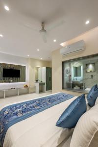 The Arjun - Newly Built Hotel Just 3 Mins from Metro and Railway Station