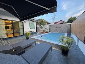 4-bedroom detached house with a pool, newly renovated in a modern style, near CF with convenient transportation, close to the Old Town