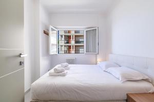 MYN3 - Beautiful modern 2BDR apartment, with sea view