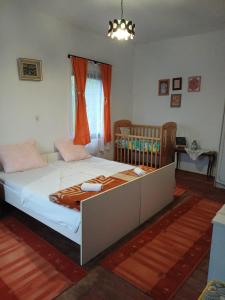 Dragačevska kuća na bregu- Heritage House