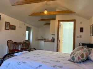 Mini Treacle Cottage