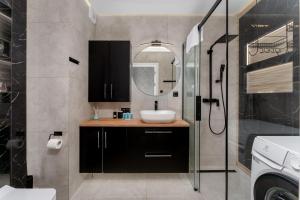 Tauron Arena Chic Apartment by BookingHost