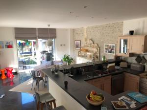 Grande maison familiale hyper calme avec jacuzzi au coeur de Cognac