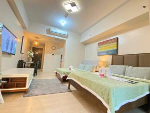2 Bed Studio Condotel Across NAIA Terminal 3
