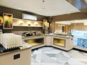 Hotel Maskan, Surat