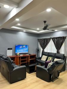 4BR Landed House Bandar Baru Bangi -bedrooms AC, Wi-Fi