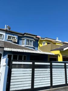 4BR Landed House Bandar Baru Bangi -bedrooms AC, Wi-Fi
