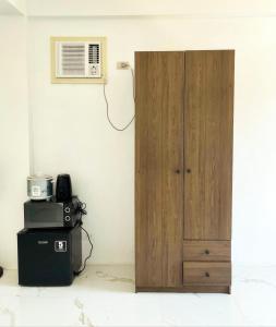 Spacious studio 4, AC, kitchenette, central location