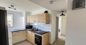 Secure parking - 10 min walk from the city walls