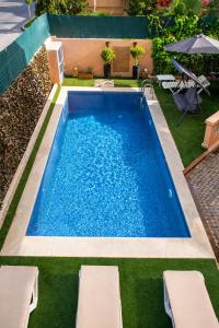 Quiet 3-Bedroom Villa with Private Pool, 20 min Airport