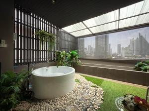 G Boutique Silom Hotel