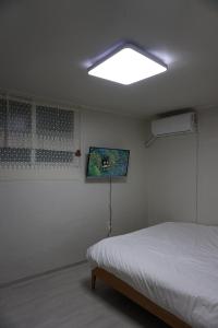 Seoul Central Studio nearby Chungmuro Station and Myeongdong unit 101