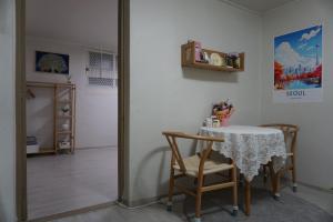 Seoul Central Studio nearby Chungmuro Station and Myeongdong unit 101
