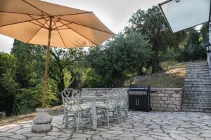 Sinies Stone Cottage - NE Corfu