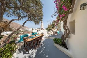 Thera Bliss "Olive Tree" Suite Private Pool by ΜΡS