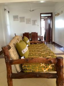 African Nest Breeze