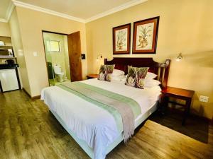 17 on Bird Guest House