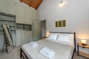 Yitonia- Cretan Village Home