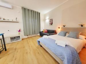 Monolocale appena Ristrutturato per 4 persone, in Centro Città