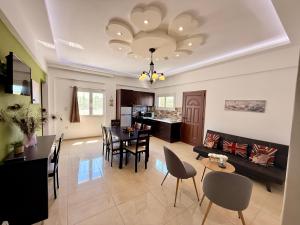 Anatoli deluxe house