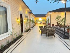 Hotel R-NANDAN G-H # Near Ram Janambhoomi With #Wifi #Reataurant# Facilities Excellent Customer Service- A Best Hotel In Ayodhya!
