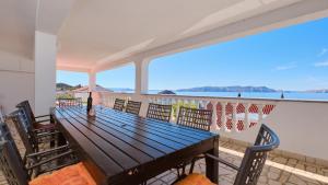 Apartment Mediera sea view 2 by Villas Guide