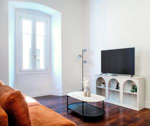 Matèria - Boutique apartment with lake view balcony