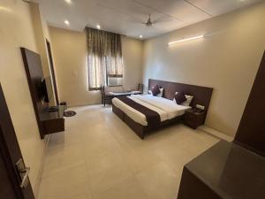 Hotel Raghav Palace 1 km Jaipur Junction & Bus Stand Sindhi Camp