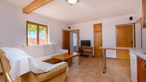 Apartment Mediera sea view 3 by Villas Guide