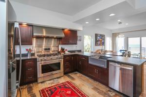 The House on the Blue Shore of Silence by Pristine Properties Vacation Rentals