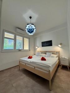 Design Apt near Eden | AC • Workspace