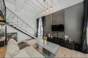 UrbanLoft375