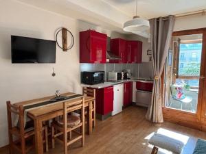 Studio confortable avec balcon et WiFi, animaux admis à Brides-les-Bains - FR-1-512-231