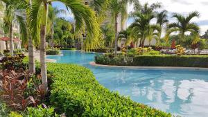 Modern 3BR Condo in Jaco Bay Walk to the Beach