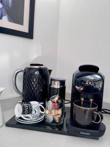 Luxury Ascot Villa Steps from Royal Ascot, 5 mins to Legoland Windsor Resort, 10 mins to Windsor Castle