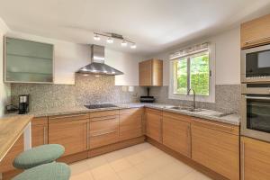 Luxury 2BR Resort Apt, Pools, Spa & Tennis