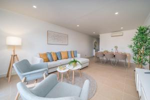 Relaxing Townhouse near Praia da Luz with Pool and Garden Oasis
