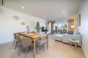 Relaxing Townhouse near Praia da Luz with Pool and Garden Oasis