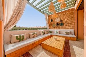 Oasis Prestige Pool, Relax & Gym