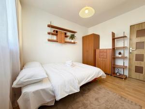 Park Skowroni Comfort Apartment by BookingHost