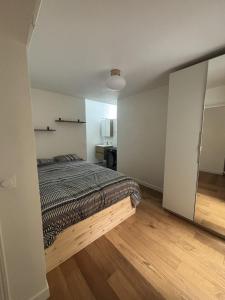 Appart cosy en maison de ville, Patio, Issy L12