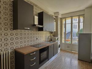 Prestige Lakeview Historic Center Stresa