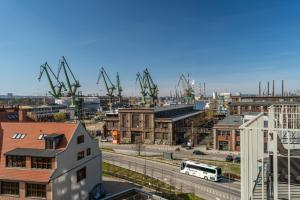 Żurawie Stocznia & Balcony View by Alqueen Apartments
